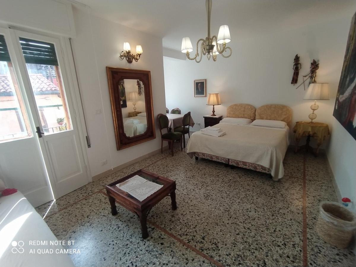 Casa Gialla Venedig Exteriör bild